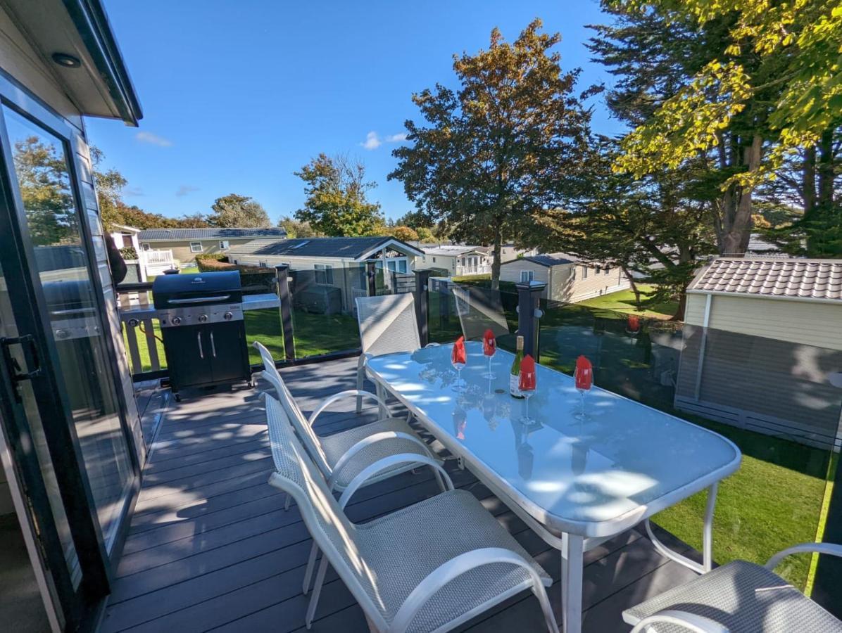 Stunning Luxury Caravan On Edge Of New Forest On Shorefield Country Park Entertainment And Leisure Passes Included Milford on Sea Εξωτερικό φωτογραφία